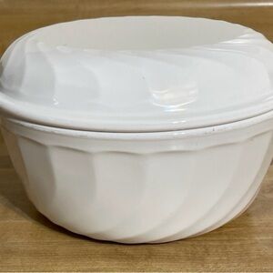 Acroflam Vintage White French Casserole Dish 6.25 inches Round 3 inches Deep